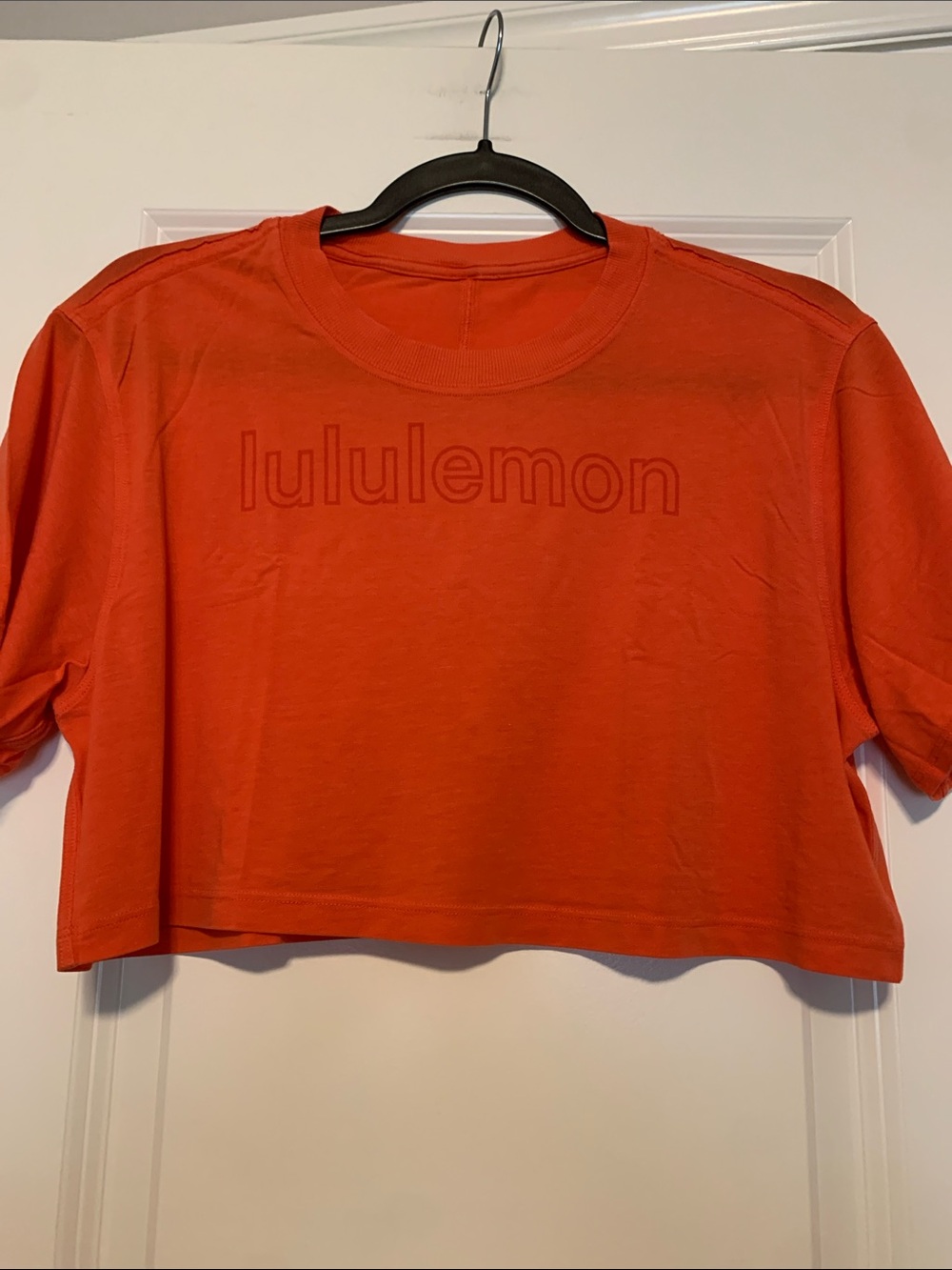 lululemon Athletica All Yours Cropped Tee w/wordmark, Sz 6, Good Condition